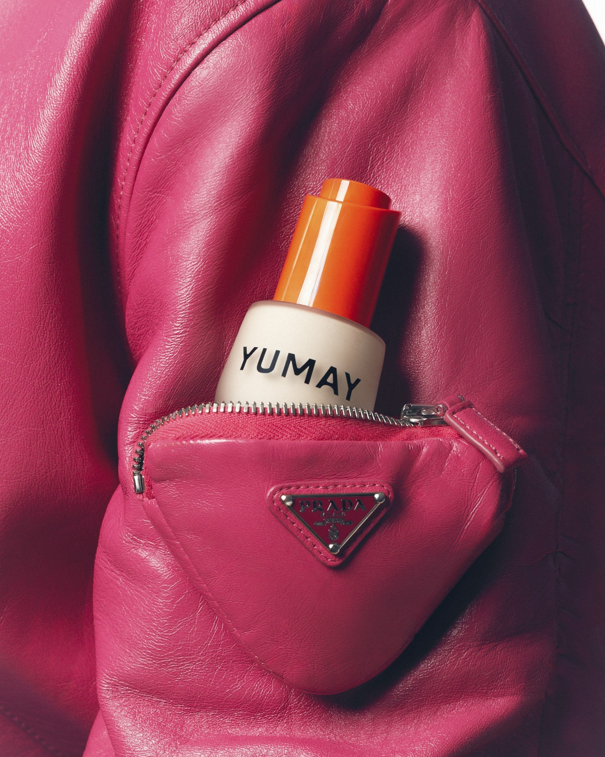 Daydream foundation in a pink bag